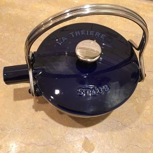 Staub kettle 1 quart dark blue